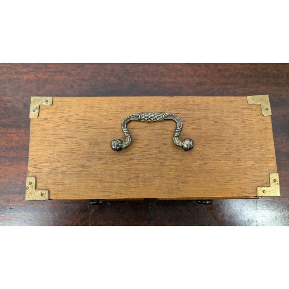 Unbranded vintage set